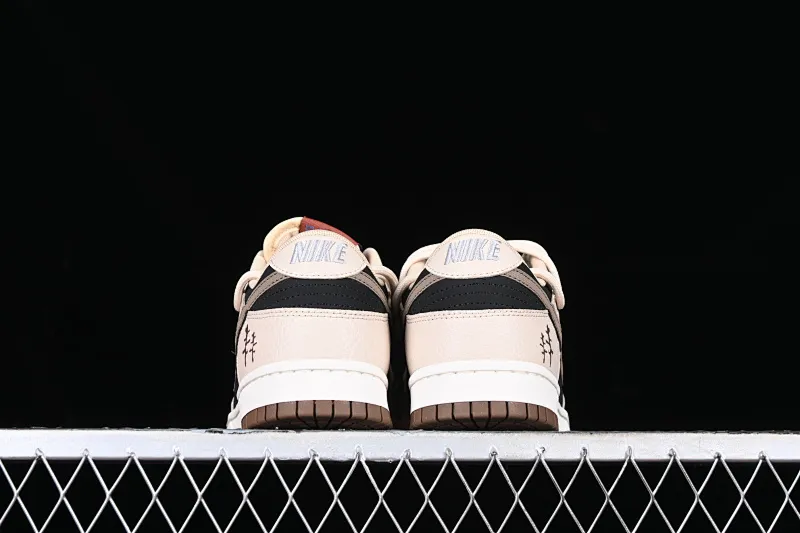 All Categories Nk SB Dunk Series Nk SB Dunk Low Low-top Sneakers Nk SB Dunk Low "Mars Stone" Mocha Brown SB Smashed Backboard Fashion Casual Sneakers DR9704-200